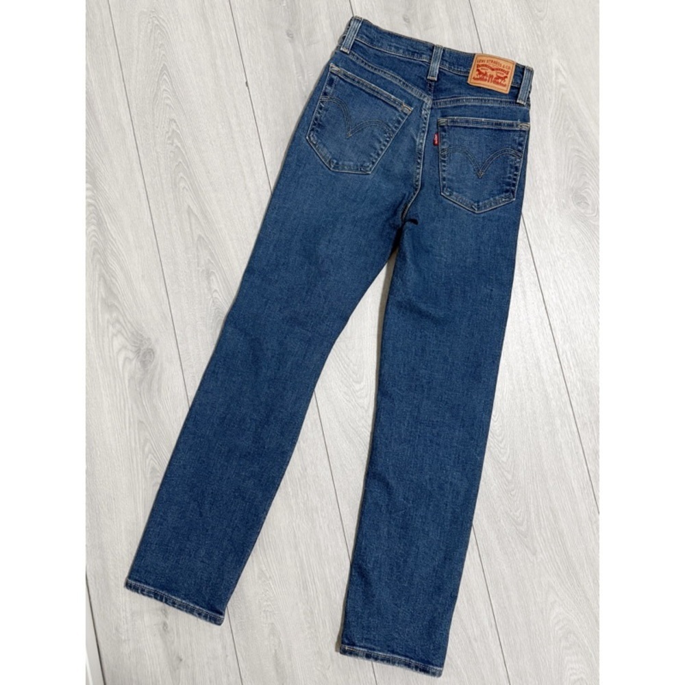 LEVI’S Wedgie Straight - Picture 6 of 8